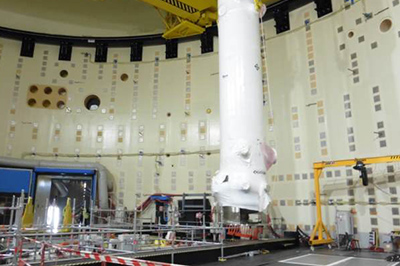 Installation of one of the three heat exchangers at the Jules Horowitz Reactor (Image: ENSA)