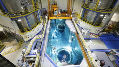 Fuel loading operations at Tianwan 5 (Image: CNNC)